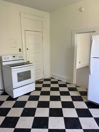$1,375 / 1br - 1 bedroom near Lake Louise (Weaverville)64029373751937122