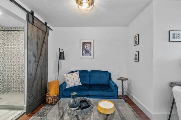 $1,095 / 1br - 276ft2 - Settle in with us!  You'll Love our cozy Studios. 1st month  FREE!! (8002 W Overland Rd, Boise, ID)63794845844737124