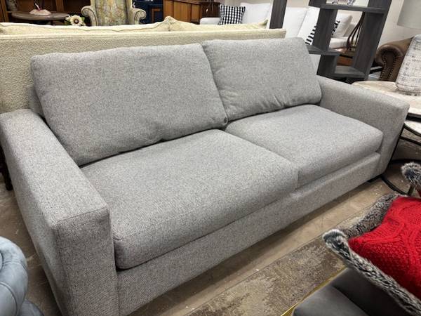 Room and Board 2-Cushion Metro 81" Sofa in Tatum Gray Fabric 66565 1
