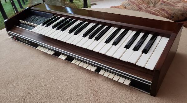 Moog Satellite Synth 1