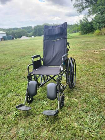 20 inch reclining wheelchair! 1