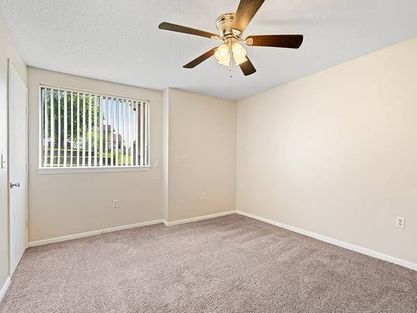 $1,240 / 2br - 920ft2 - 2/BD 1/BA, Ubicado en Coralville, Área de juegos (2260 10th Street, Coralville, IA)63897405154307124