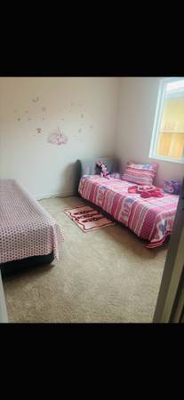 Private room for rent 1