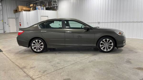 2013 Honda Accord - ¡Financiamiento interno disponible! - $13995.0063470412240897124