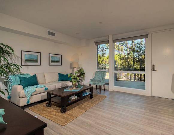 $2,925 / 2br - 1ST MONTH w $1000 OFF | Upgraded Kitchen with Quartz Counters (Vista Village)63866050369665123