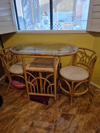 Wicker Table and Chairs 1
