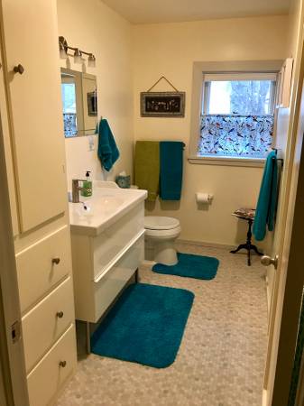 $2,200 / 3br - 1340ft2 - Mt. Shasta charmer! 3/2 furnished or unfurnished (Mt. Shasta)63678201352451123
