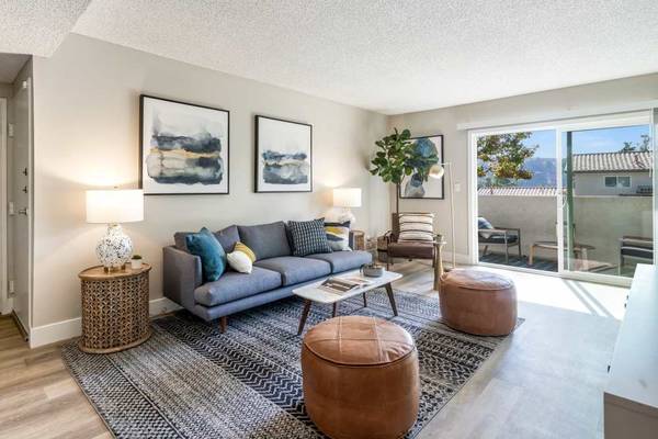 $3,213 / 2br - 1050ft2 - 2 habitaciones, en Thousand Oaks, cerca de Walnut Grove Park (491 W Gainsborough Rd, Thousand Oaks, CA)63668253724163121