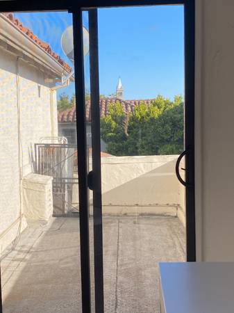 $1550.00 / 1br - Bay views Available until December 31st only! 1-3 Bedrooms 2 bath 5 mi63879904705155123