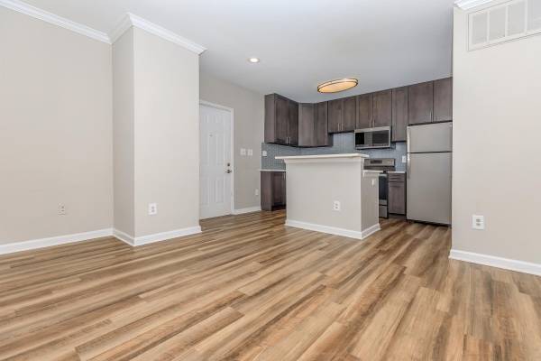 $1,850 / 1br - 589ft2 - 1bd 1ba, Guest Parking, Online Rent Payments (5901 Coverdale Way, Alexandria, VA)63895918843011122