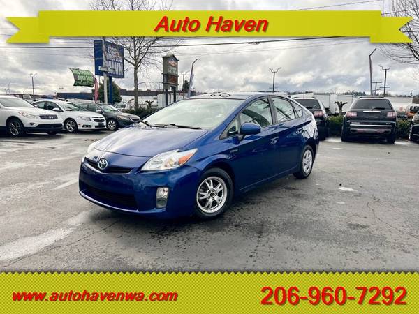 2010 Toyota Prius IV - $7,99563622987225857121