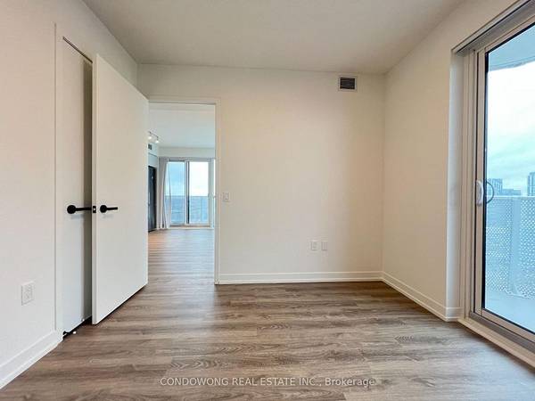 Bright One Bedroom + Den, Students Welcome Steps To Vaughan Subway 5