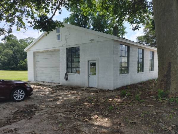 $114,000 / 1400ft2 - Half-Acre Property with Oversized 1,400 Sq Ft Garage – Ideal for Cars, (Federalsburg MD)63839299771779120
