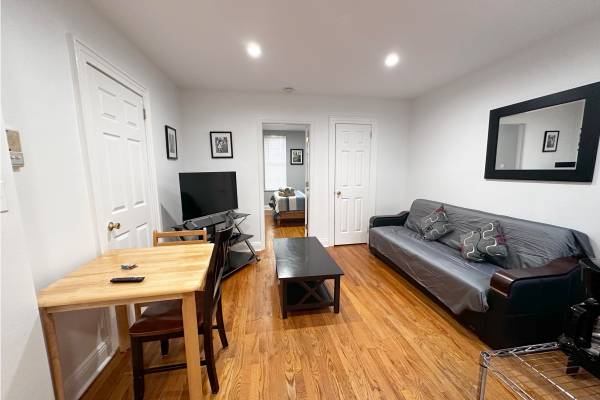 $3,000 / 1br - 600ft2 - Discover this spacious, sun-filled, fully furnished one-bedroom in Sun (Sunnyside)63945361780226123