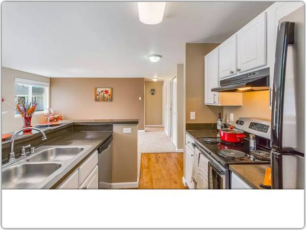 $1,650 / 1br - 745ft2 - Animal lover? This is the purrfect place for you! We are pet friendly! (Renton - Highline SeaTac Botanical Garden)63884893340545120