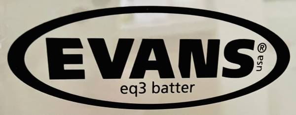 Evans EQ3 22" clear bass drum batter head 1
