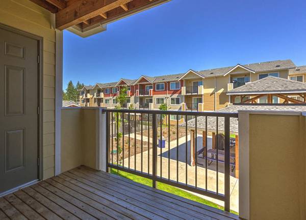 $1,687 / 1br - Sparkling Pool and Spa, Business Center, Balcony (12115 State Ave, Marysville, WA)63688549424771121