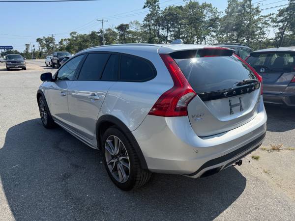 2016 Volvo V60 Cross Country - $11.900 (The Car Store Cape Cod)63438420812417123