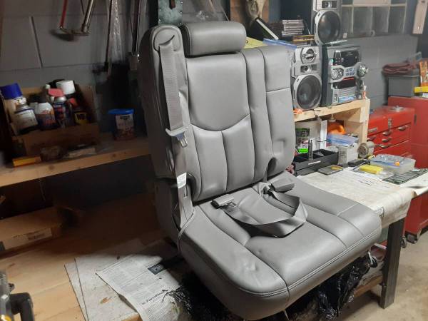 Set of 3rd row seats for chevy tahoe 1
