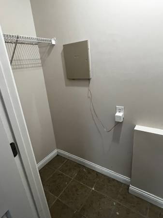 $1,650 / 3br - 1600ft2 - Nice 3 Bedroom, 2.5 Bath Townhome with Garage (209 Old Todds) (209 Old Todds Road)64022450871810124