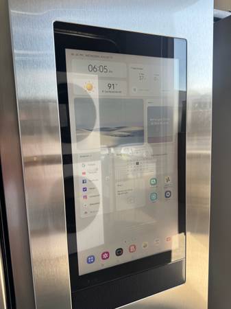 Samsung Refrigerator with Touch Screen Family Hub - $1,300 (Wenatchee)63441524242947123