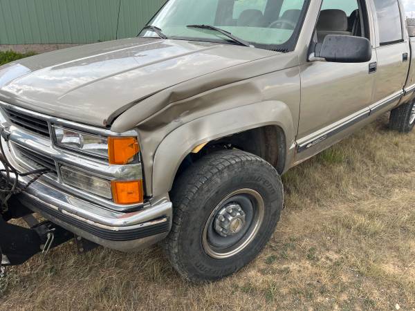 2000 Chevy k2500 - $3,500 (Laramie)63442965459585122