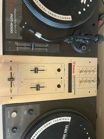 2 turntables vestax pdt 4000 and 1 mixer - musical