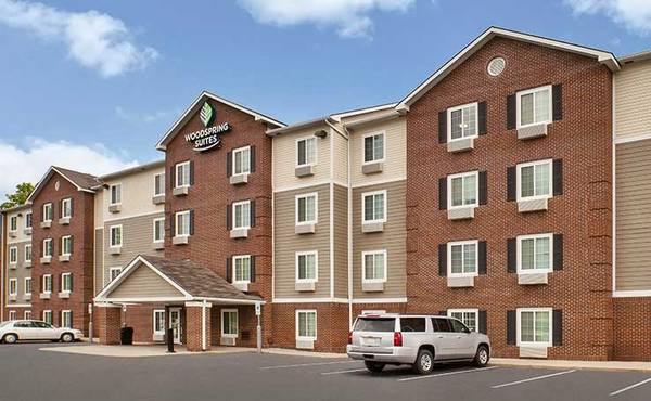 $364 / 1br - Manager's Special: No Lease, No Deposit Required (2630 Van Ommen Dr, Holland, MI)