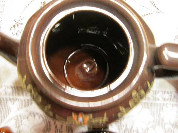 3 vintage teapots - $35 (west knoxville)62960129091587123