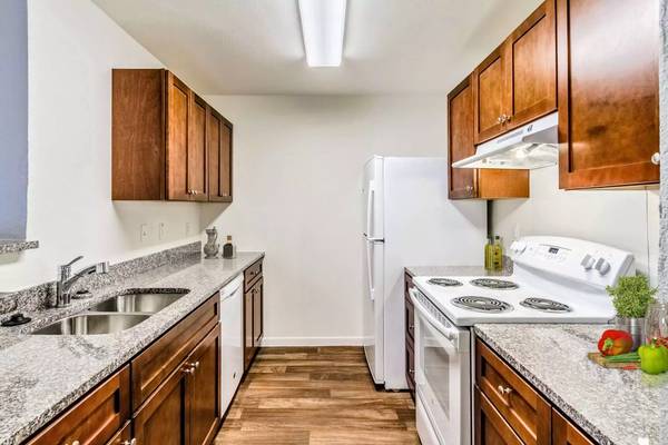 $1,075 / 2br - 862ft2 - Just what you need! A great 2 bed / 2 bath near public transport! (Houston)63906681081219124
