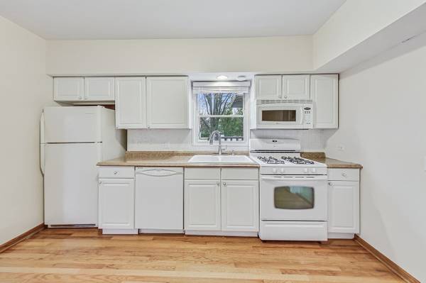 $1,400 / 1br - 862ft2 - This home is a wonderful condo alternative in the heart of the circle (Chicago, IL)63688333709315120