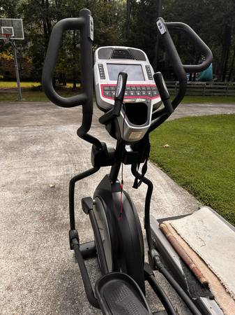 Elliptical exercise machine 1