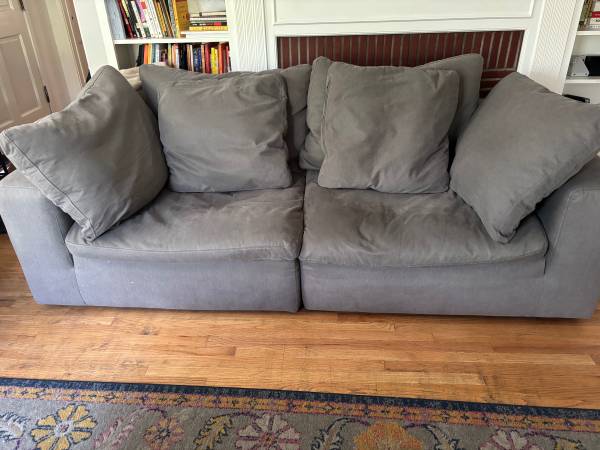 Cloud couch - $650 (Burbank ca)63471470794627122