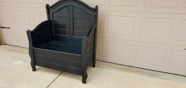 Unique Classic Black Solid Wood Bench 1