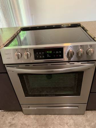 $1,550 / 2br - 820ft2 - 2 Bedroom, 1 Bath  ,3 Plex (Gresham ,OR)63999456518915124