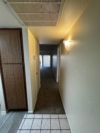 $1,375 / 2br - 890ft2 - Dream big, live bigger: 2 BR, 1 BA, 890 Sq Ft awaits. (Phoenix - Paradise Valley Country Club)64024999594113124
