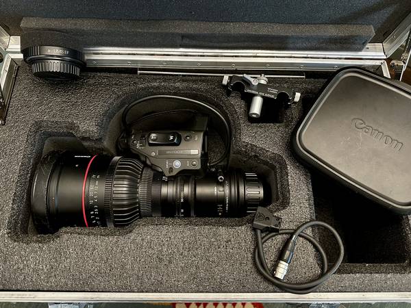 Canon 17-120mm CINE-SERVO T2.95 Zoom Lens 1