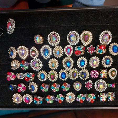 100 Bling ring fashion lot 1