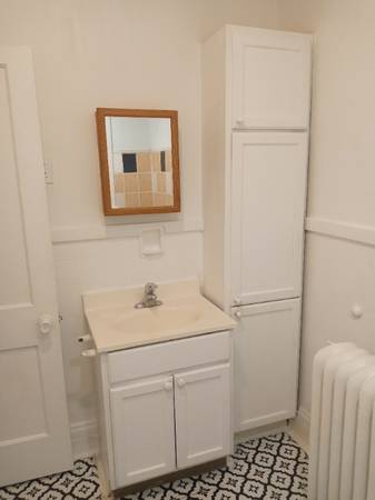 $1150.00 / 3br - 1200ft2 - Beautiful Spacious ("THREE") bedroom apt! for rent63846716798083124
