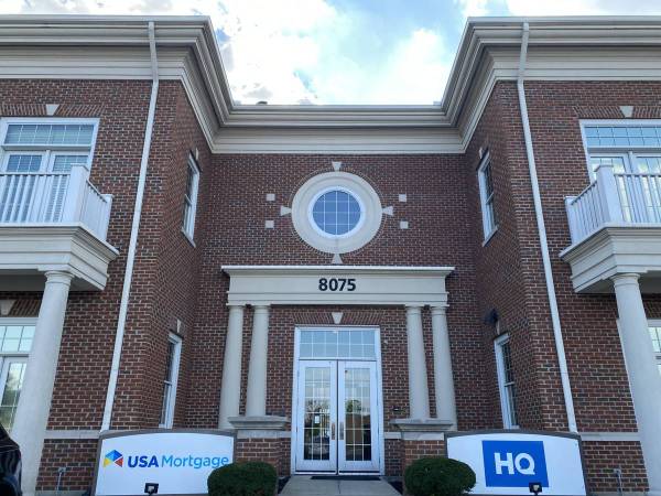 Need an office after the NEW YEAR? HQ has you covered! 1