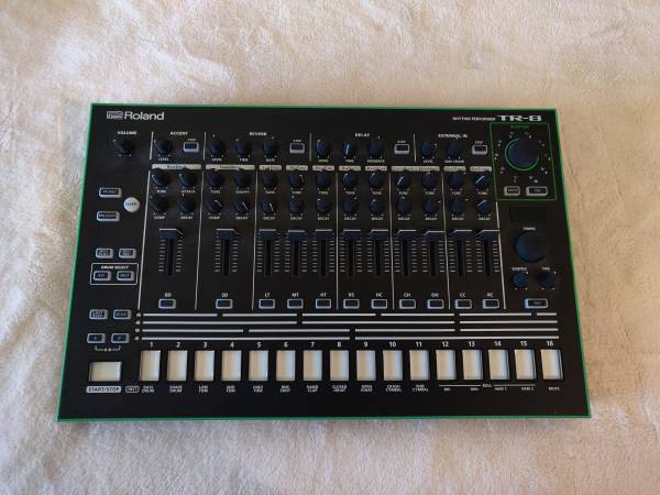 Roland ARIA TR8 drum machine PRICE DROP 1