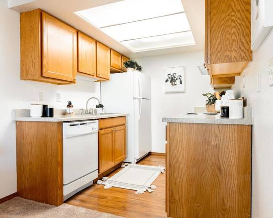 $1,465 / 1br - 692ft2 - 24-HR Maintenance, In Unit Laundry, Green Belt63852578076547124