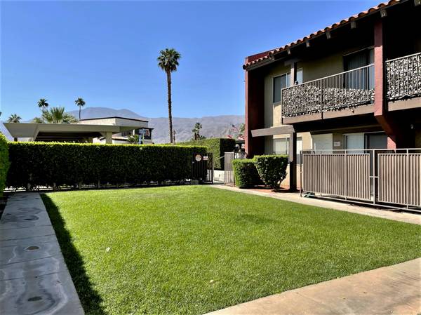 $1,895 / 2br - La Quinta Townhomes Remod 2 BD 1.5 Bth (La Quinta, Bermuda Dunes, Indio, Palm Desert)63686245339137124