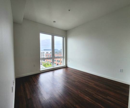 $2,000 / 1br - 614ft2 - 🎃 Especia de Calabaza y Todo lo Agradable: Vive la Vida de Slabtown Esta Otoño! (Portland)63672653961987124