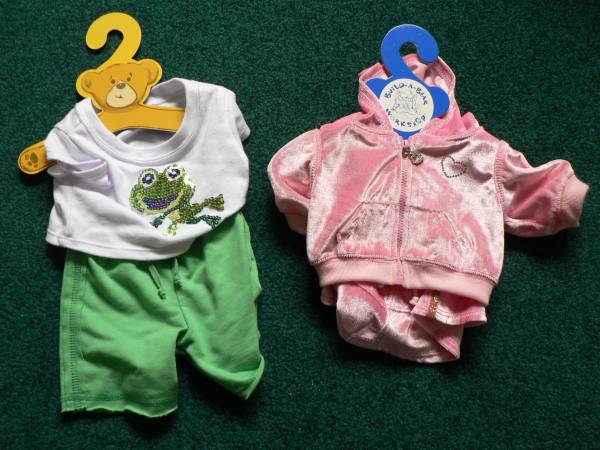 Build-a-bears sequined frog and pink velour hoodie outfits 1
