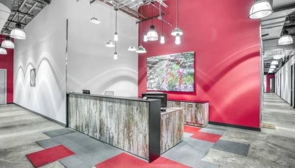 $266 Co-Working Desk Available in the Stunning Hyde Park Neighborhood (Hyde Park)64172980168322120