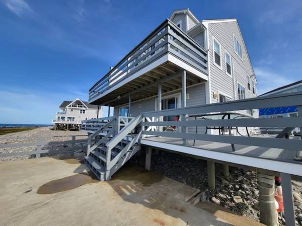 $1 / 5br - Premier Oceanfront house, steps to the beach! (Scituate, MA)63892102275202124