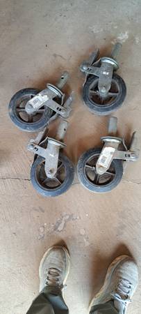 4 scaffolding wheels 1
