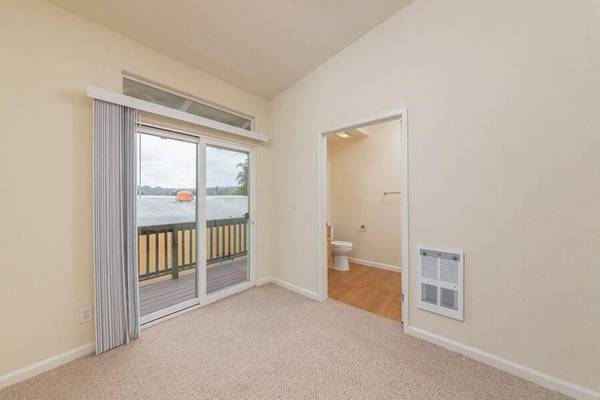 Chic Studio Retreat Steps from the Santa Cruz Beach Boardwalk 1