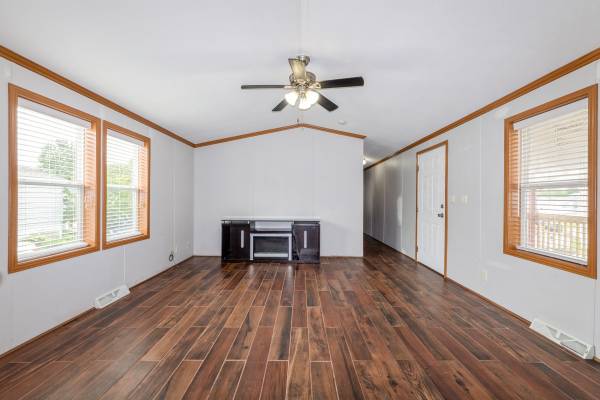 $56,000 / 3br - 1216ft2 - Waukee 3 Beds 2 Baths (Waukee)64163742888962124